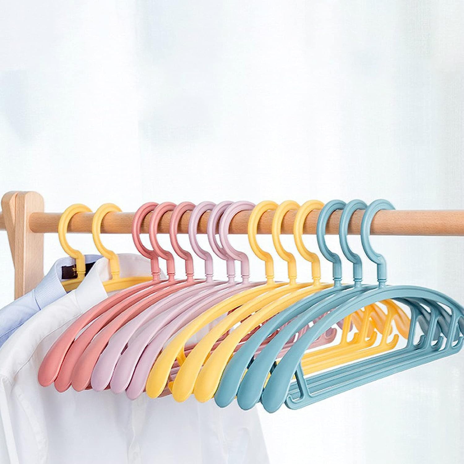 0231 Plastic Hangers Clothes Hangers - Lightweight Space Saving Hangers - Standard Hangers For Clothes - Durable Slim  Sleek Hangers (10pc) - Shop Gharse
